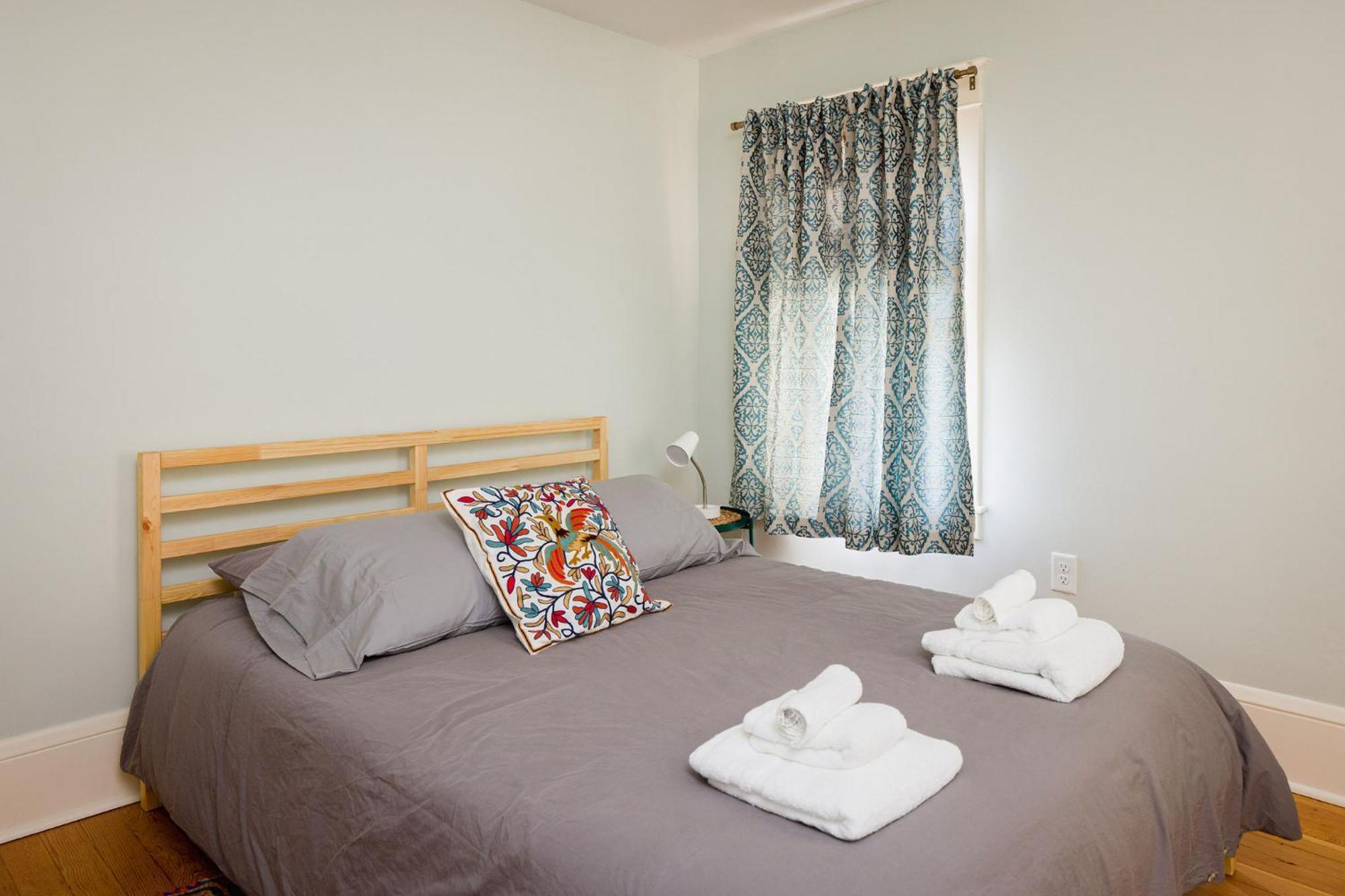 Queen City Bungalow & Cottages برلينغتون المظهر الخارجي الصورة