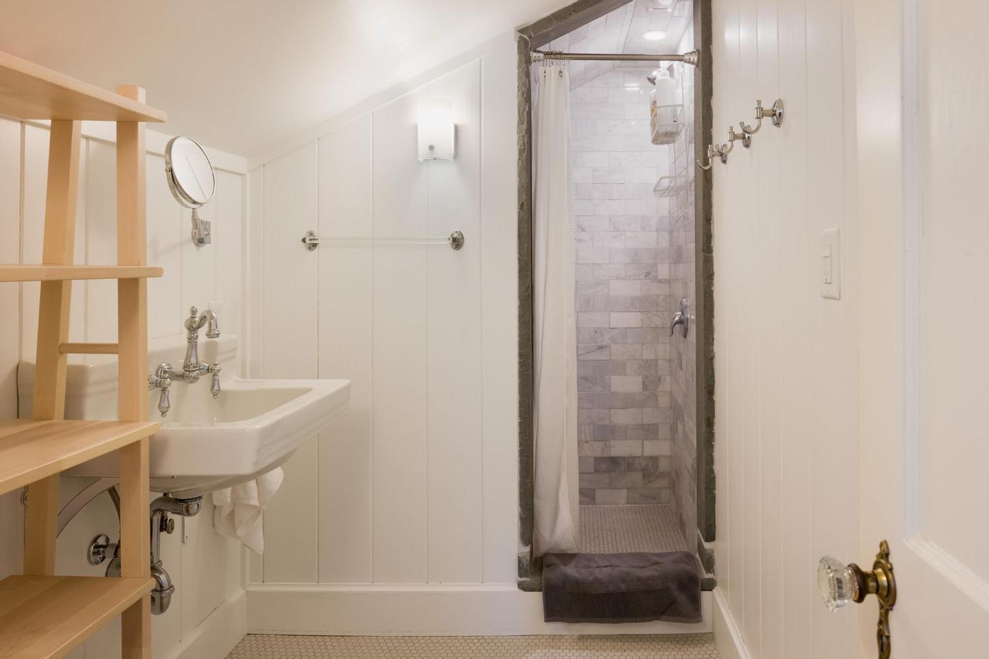 Queen City Bungalow & Cottages برلينغتون المظهر الخارجي الصورة