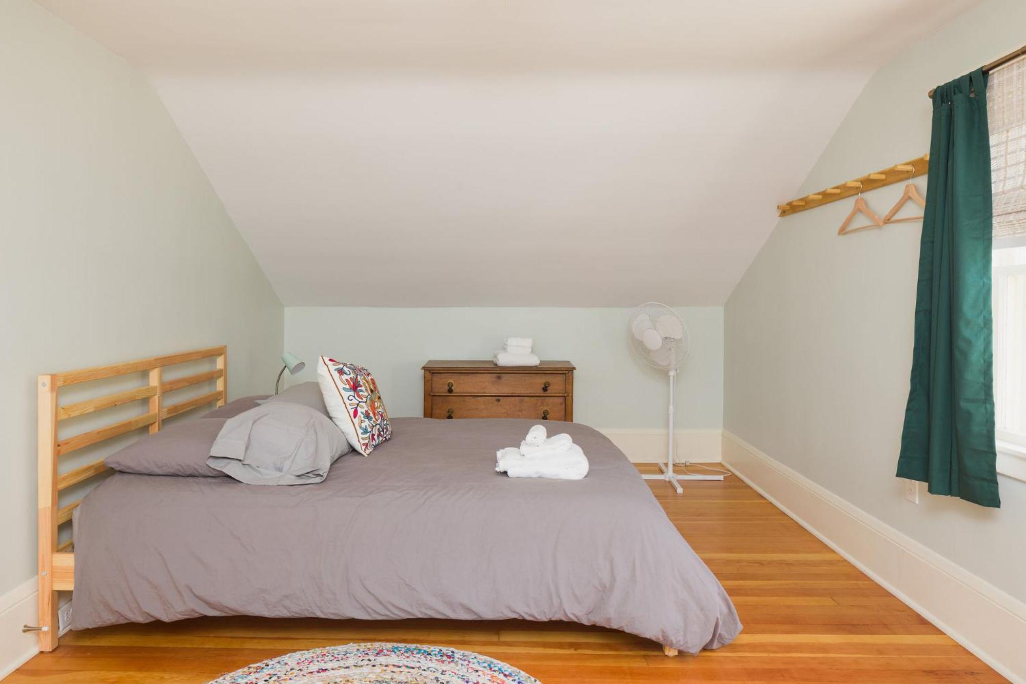 Queen City Bungalow & Cottages برلينغتون المظهر الخارجي الصورة