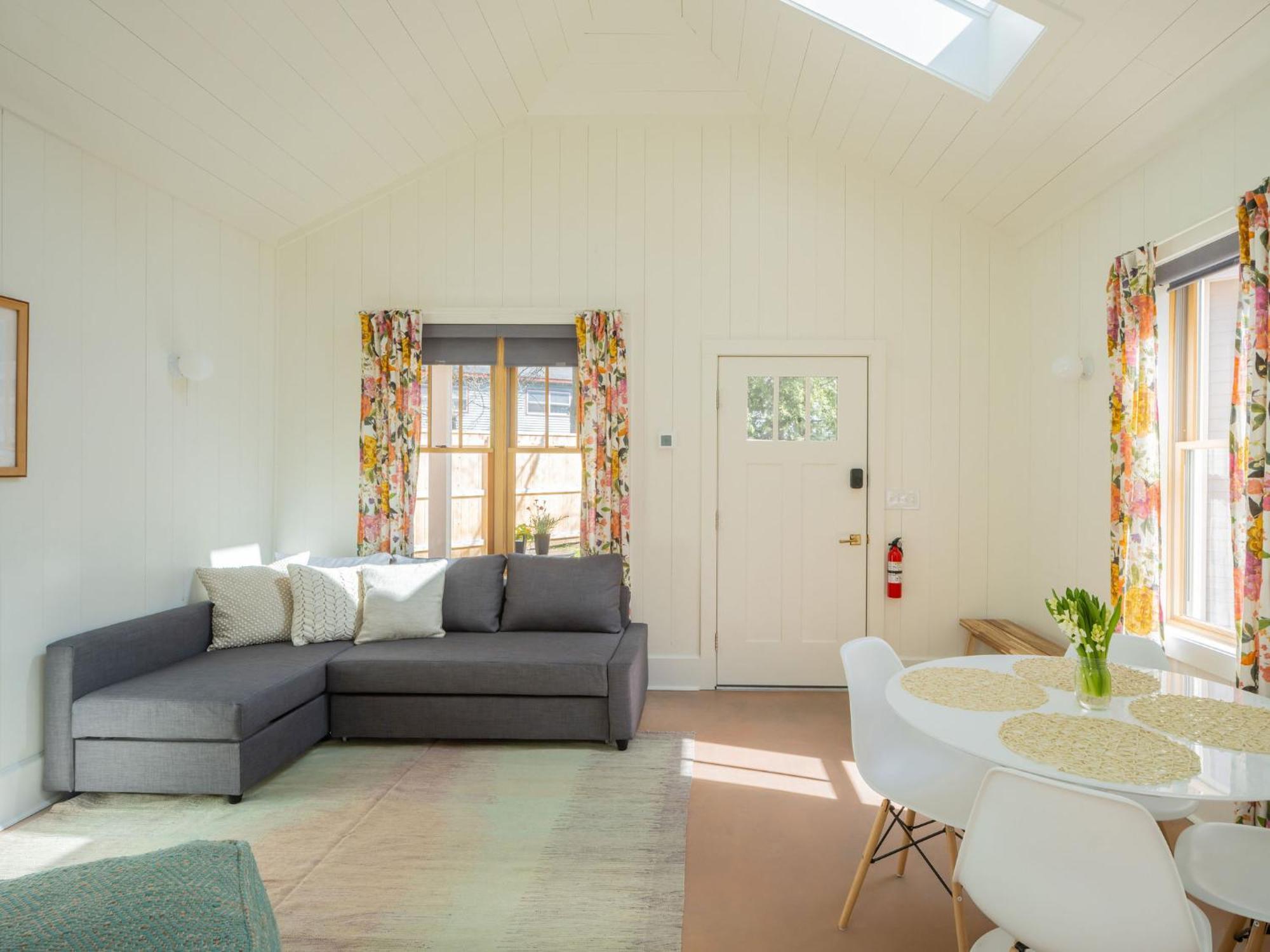 Queen City Bungalow & Cottages برلينغتون المظهر الخارجي الصورة