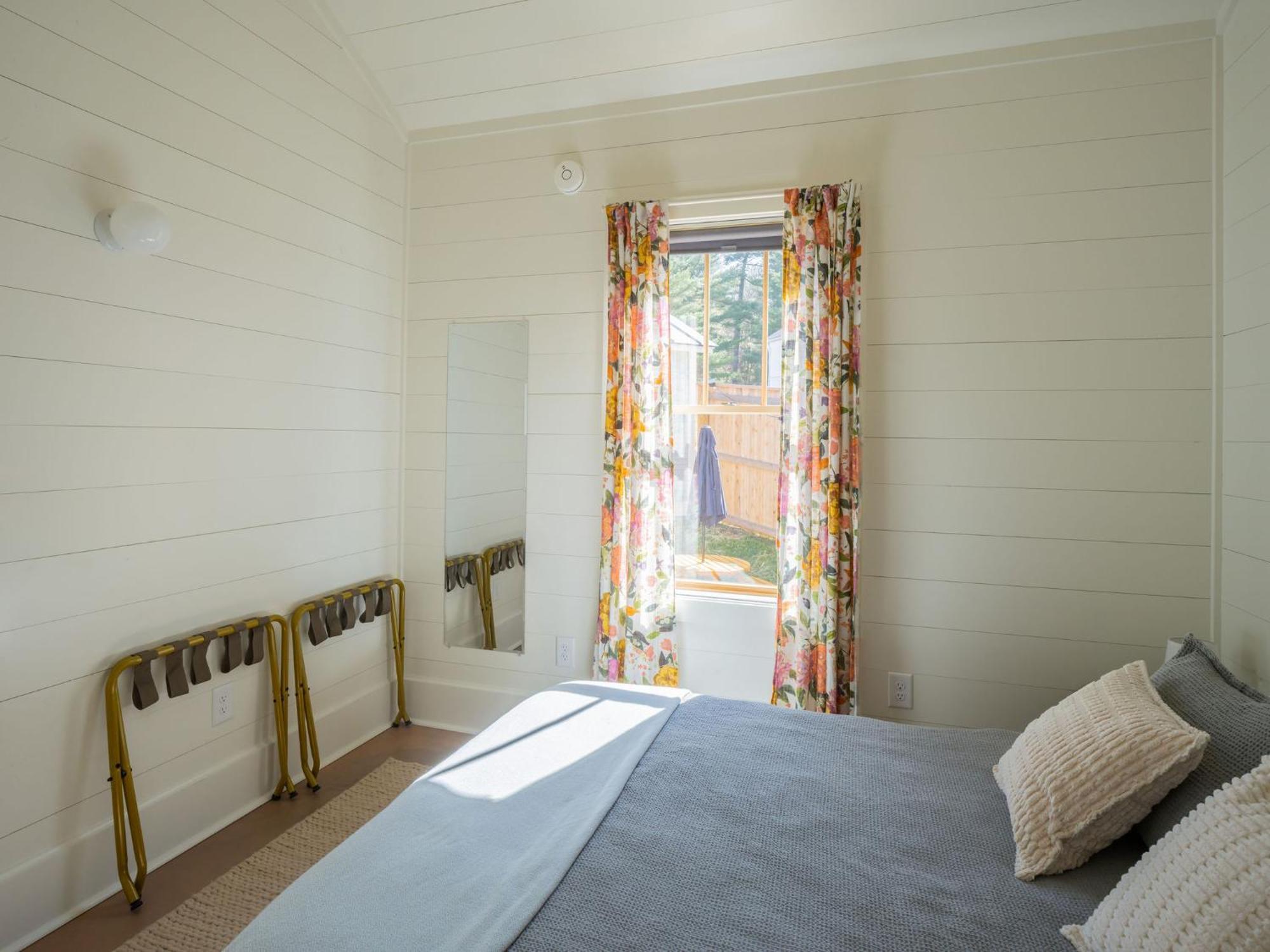 Queen City Bungalow & Cottages برلينغتون المظهر الخارجي الصورة