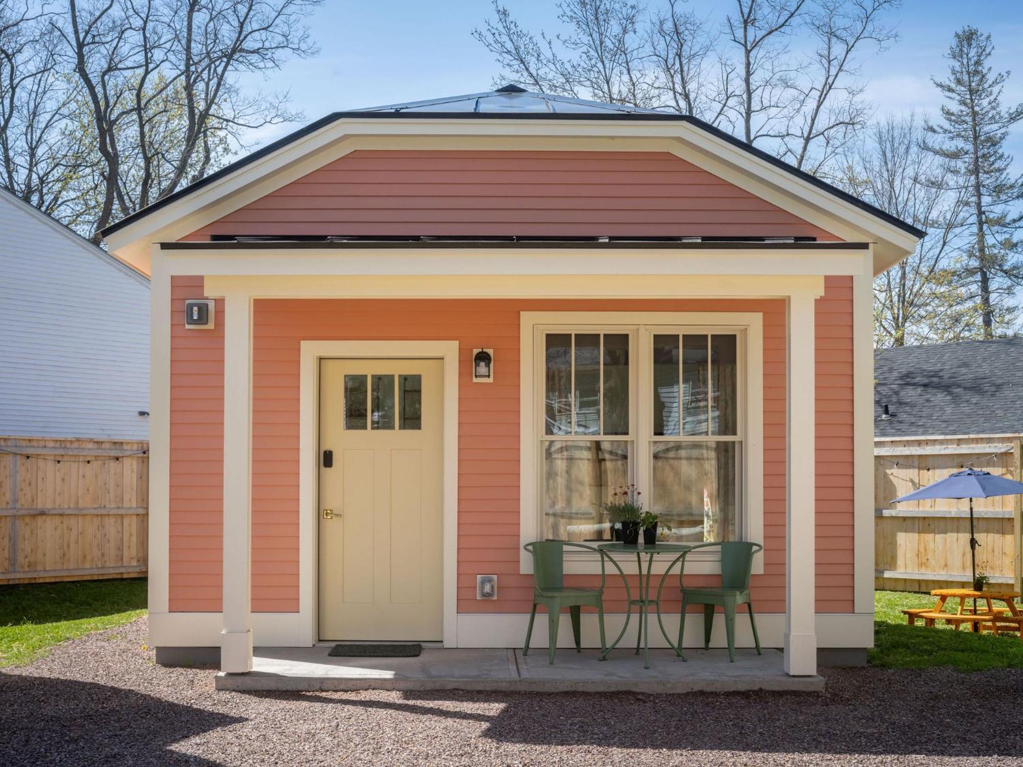 Queen City Bungalow & Cottages برلينغتون المظهر الخارجي الصورة