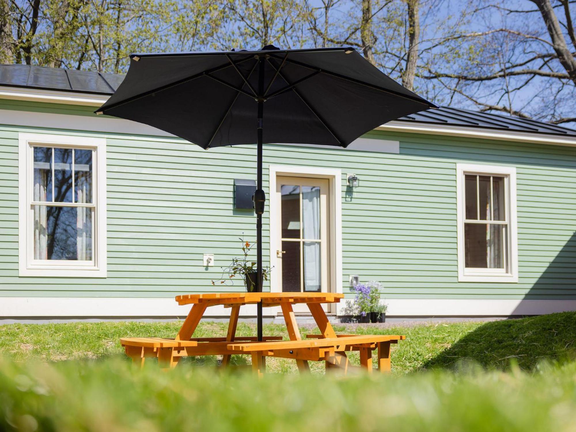 Queen City Bungalow & Cottages برلينغتون المظهر الخارجي الصورة
