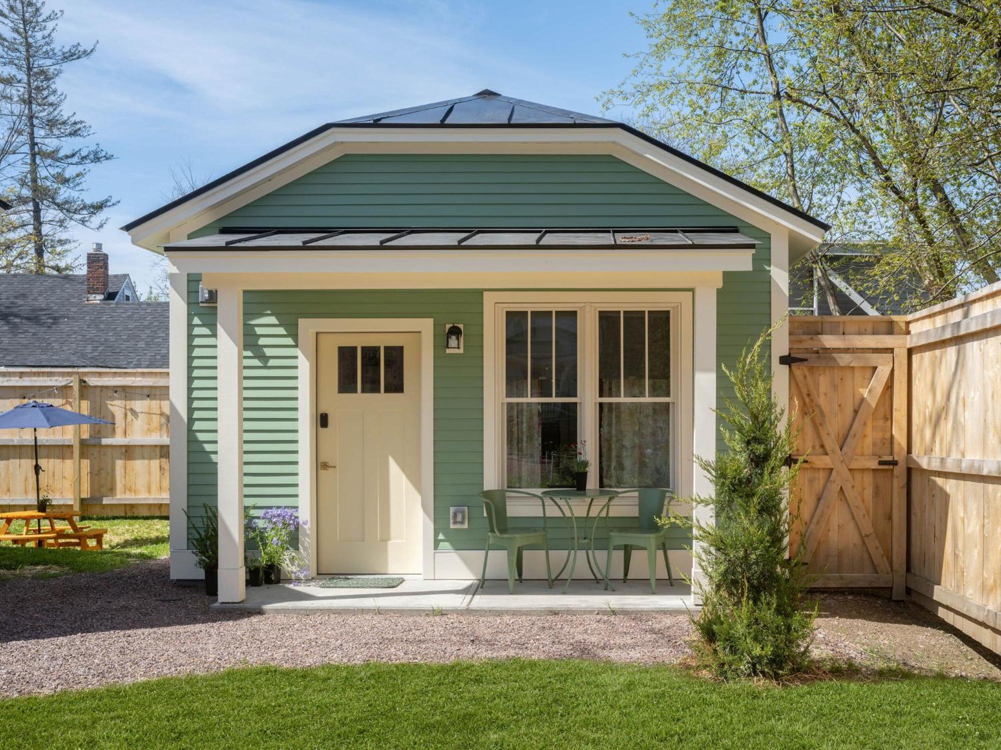 Queen City Bungalow & Cottages برلينغتون المظهر الخارجي الصورة